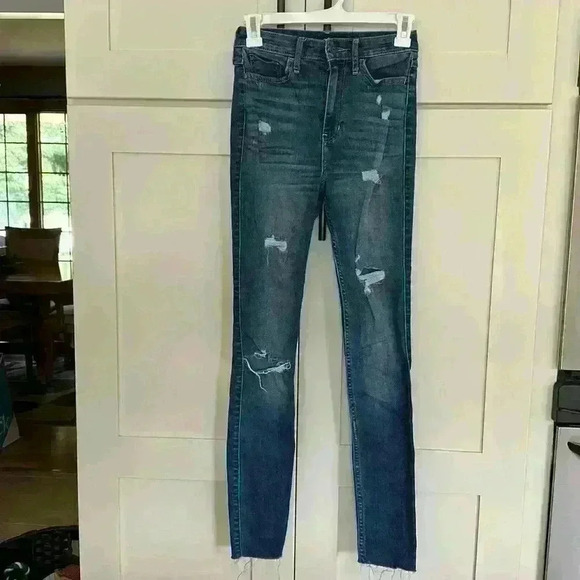 Hollister Ultra High-Rise Super Skinny Jeans - Picture 1 of 14